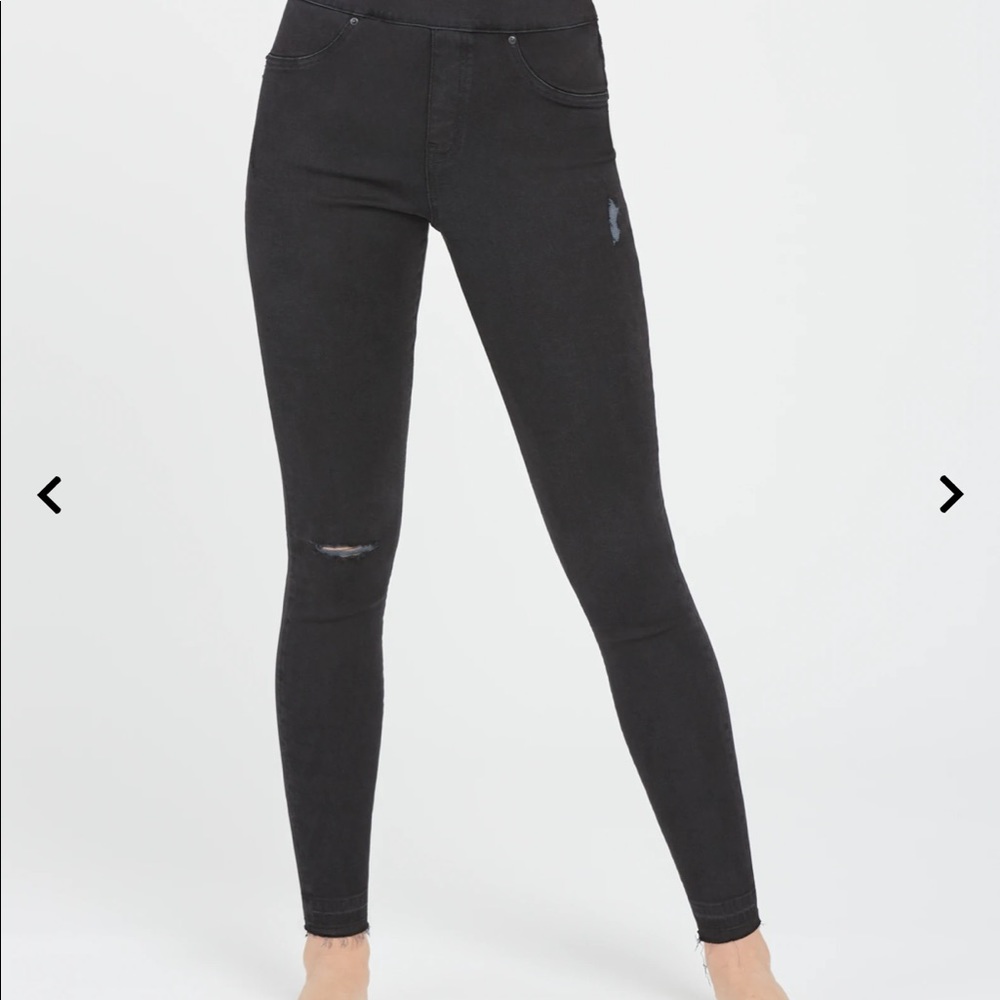 SPANX Vintage Distressed Ankle Skinny Jeans New With Tags tags are not attached